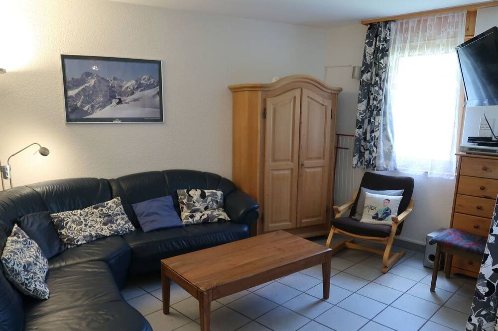 Nendaz Apartment | Beautiful apartment for 8 guests with WIFI, TV and terrace