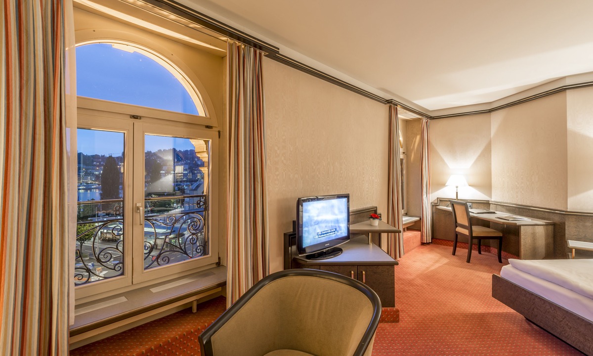 Lucerne Hotel | Hotel Monopol