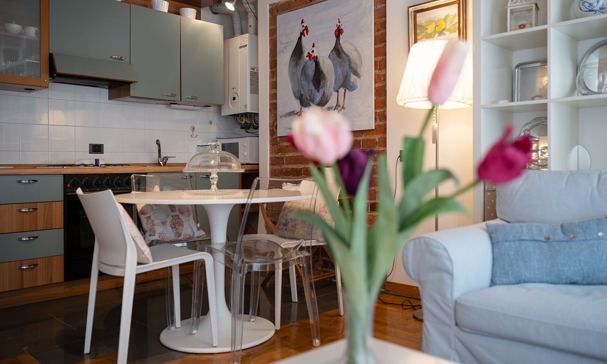 Pavia Apartment | Lovely apartment for 2 people with WIFI, A/C and TV