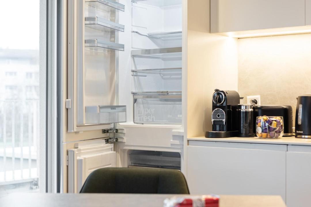 Rothenburg Apartment | Visionary Hospitality Rothenburg, Lucerne - Premium Apartments with Free Parking, Washer, Kitchen, Terrace, Bus Stop, 15' City