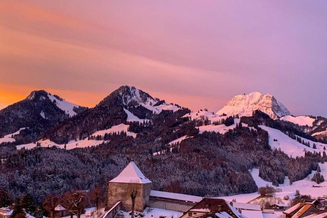 Gruyeres House | Au soleil de Gruyères chez Chantal