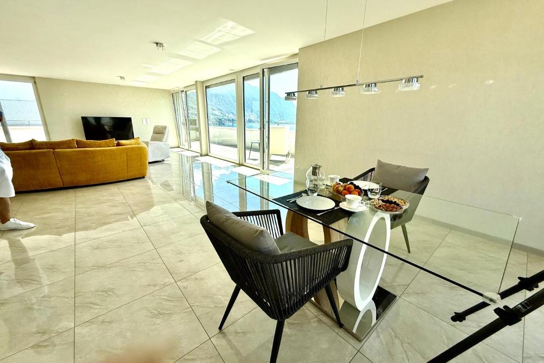 Busserach Apartment | Montreux CH 4 bedrooms,4 bathrooms 8-10 pers