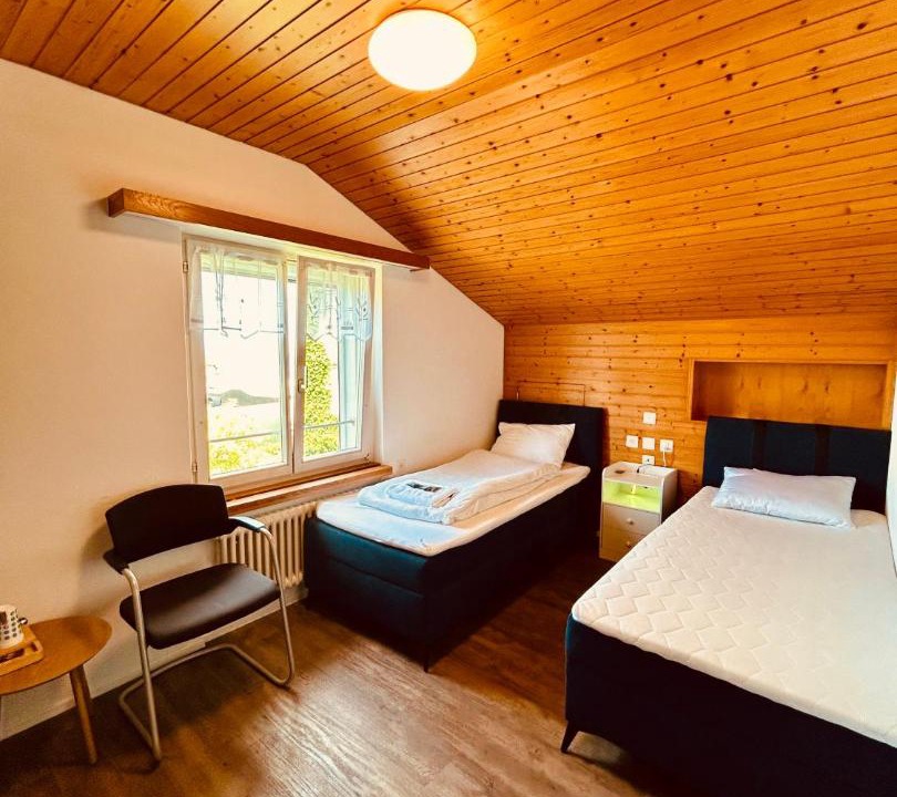 Heiden House | Dreibettzimmer mit eigenem Bad und Seeblick