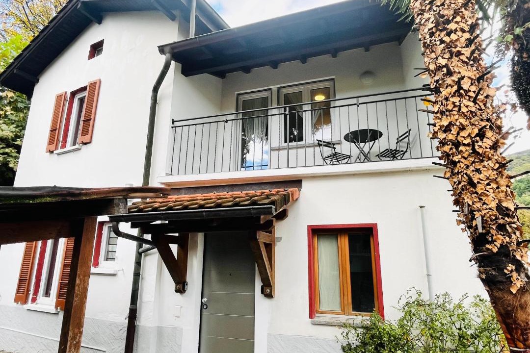 Magliaso House | GuestHouse Magliaso Golf Station by LR - self check in