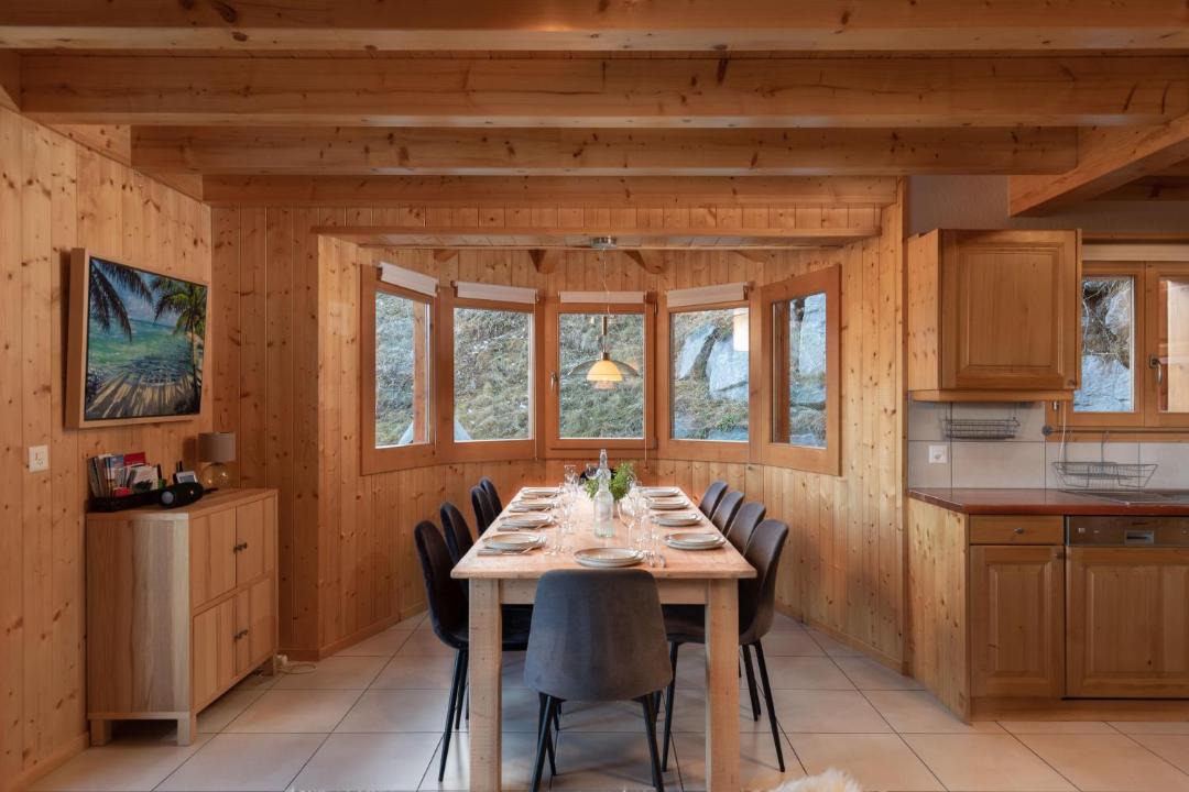 La Tzoumaz Ski Chalet | Chalet Belle Roche Recently renovated Jacuzzi