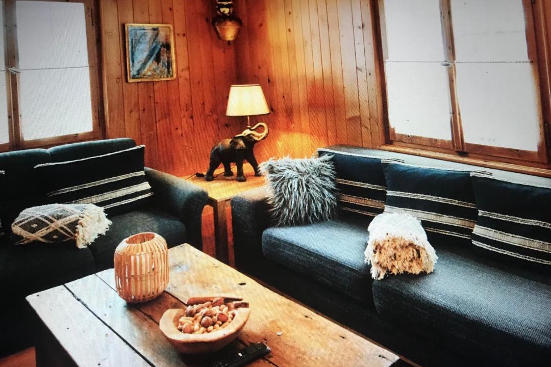 Tavanasa Apartment | Alte Post mit Geschichte und Restaurant