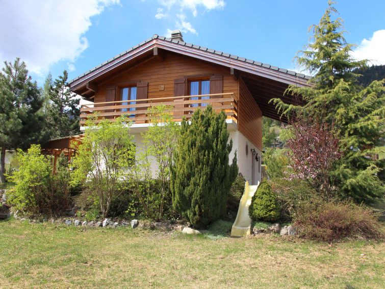 Photo of Buildings in Chamoson