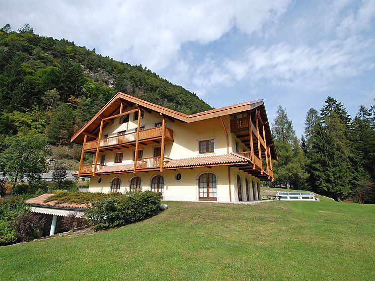 Photo of Buildings in Carisolo