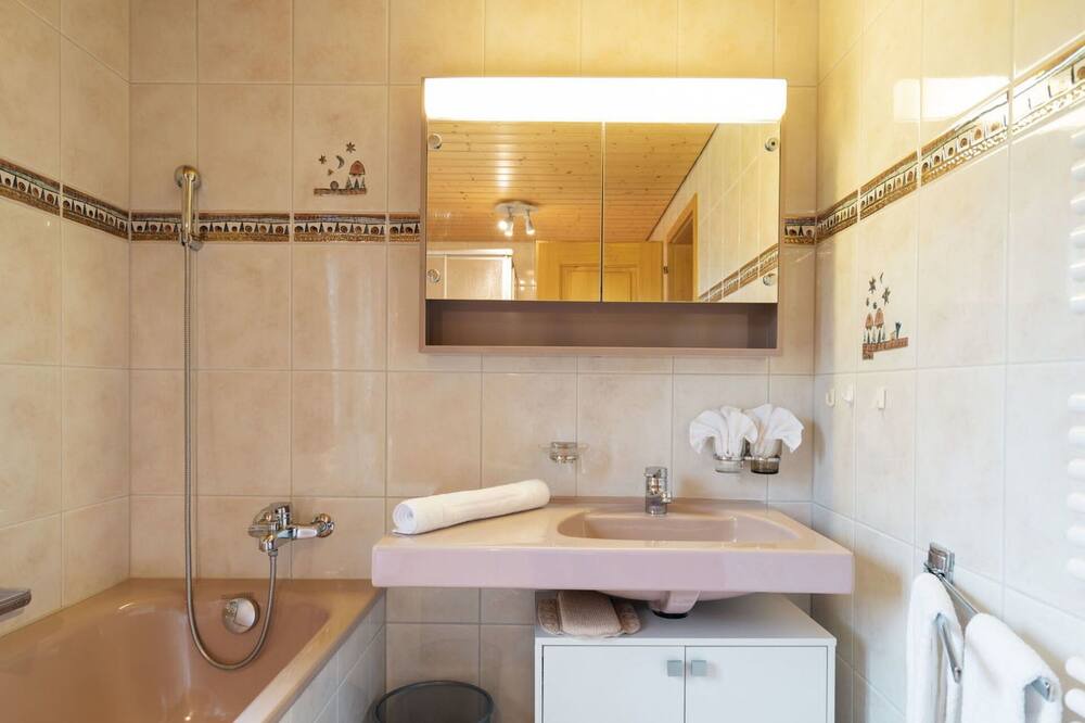 Photo of Bathroom in Mitloedi