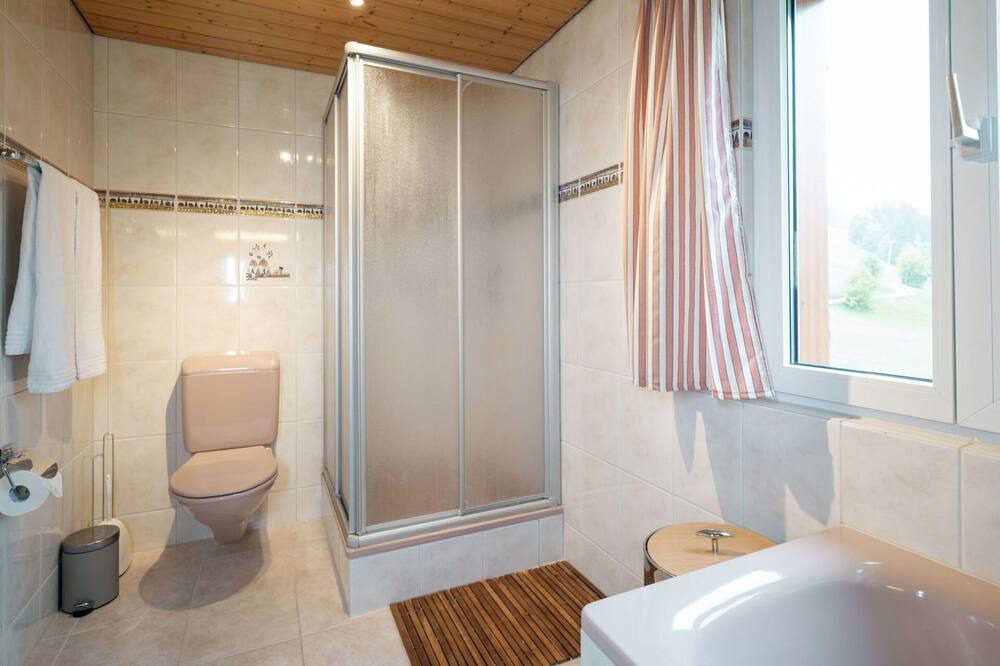 Photo of Bathroom in Mitloedi