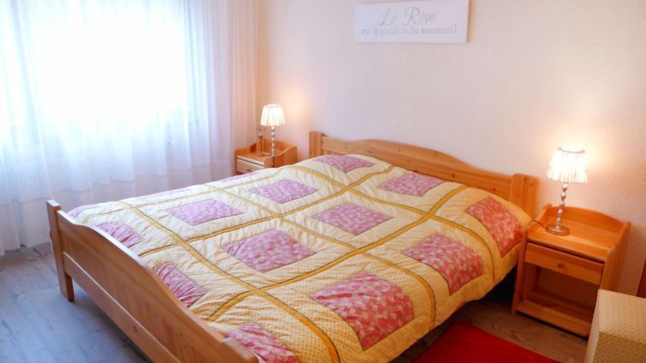 Photo of Bedroom in Lens
