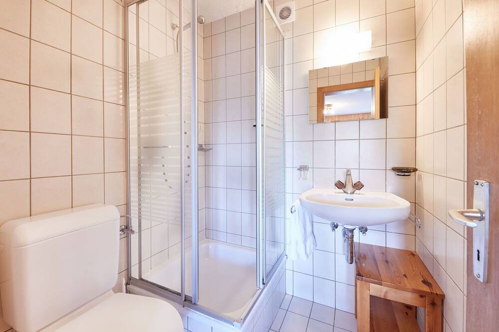 Photo of Bathroom in Vex