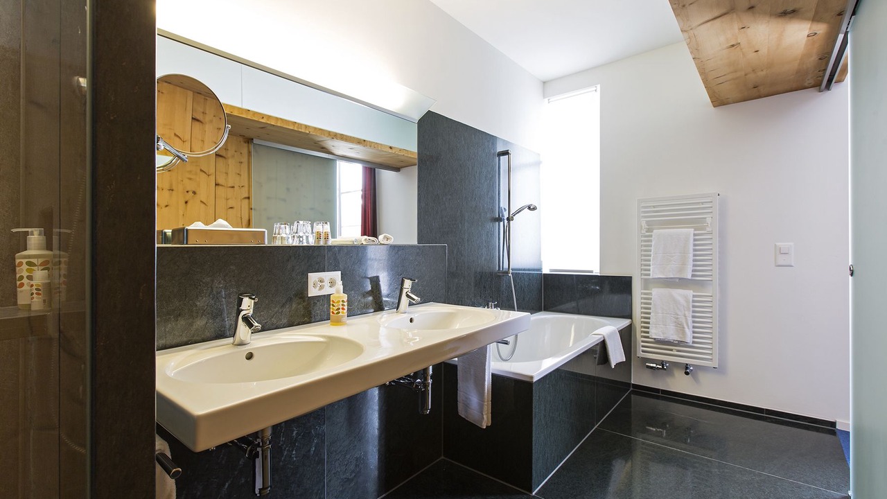 Photo of Bathroom in Zuoz