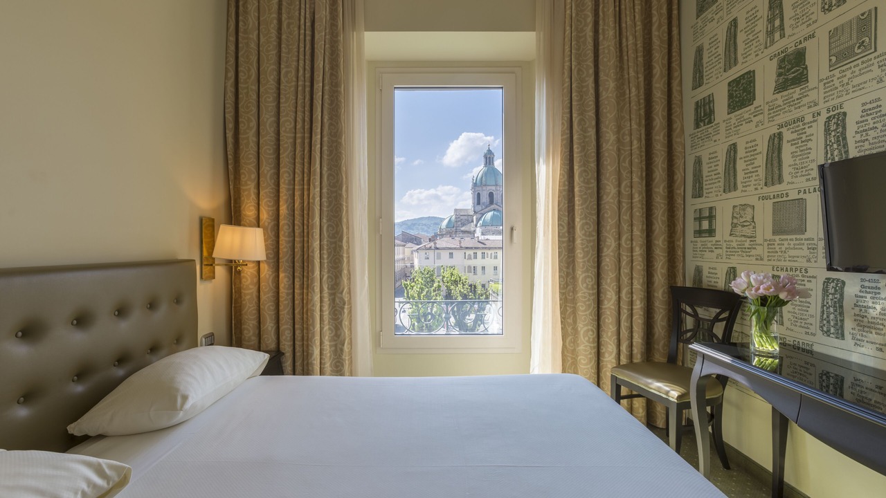 Photo of Bedroom in Como City Centre