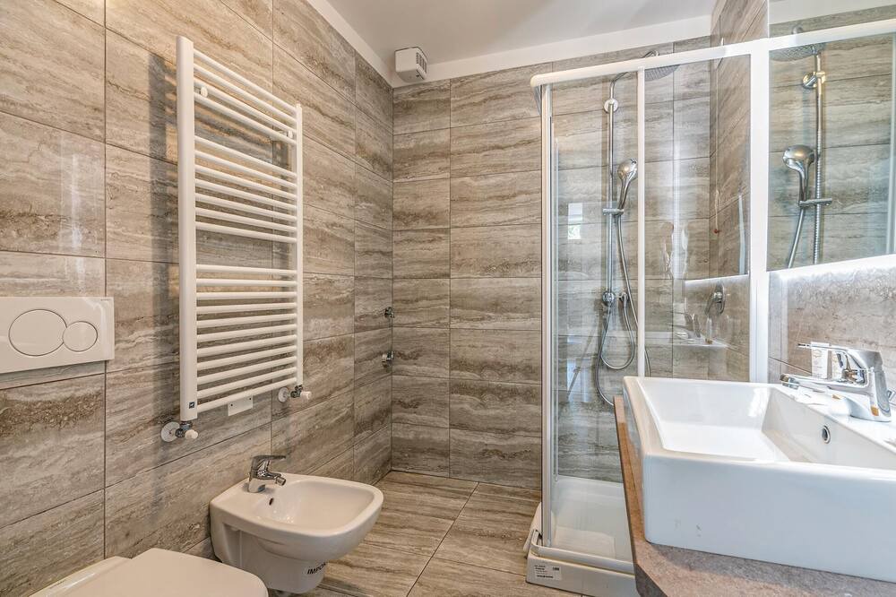 Photo of Bathroom in Cadenabbia