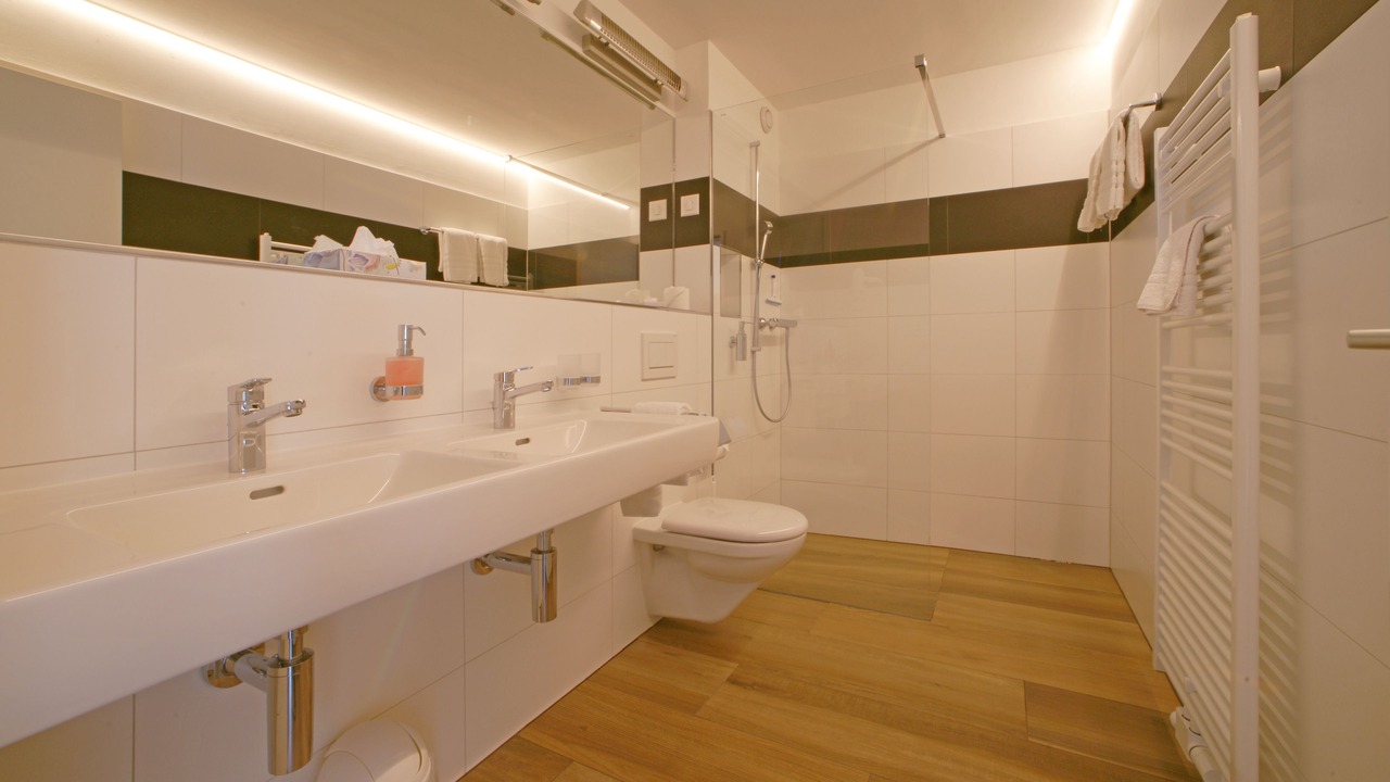 Photo of Bathroom in Tschierv