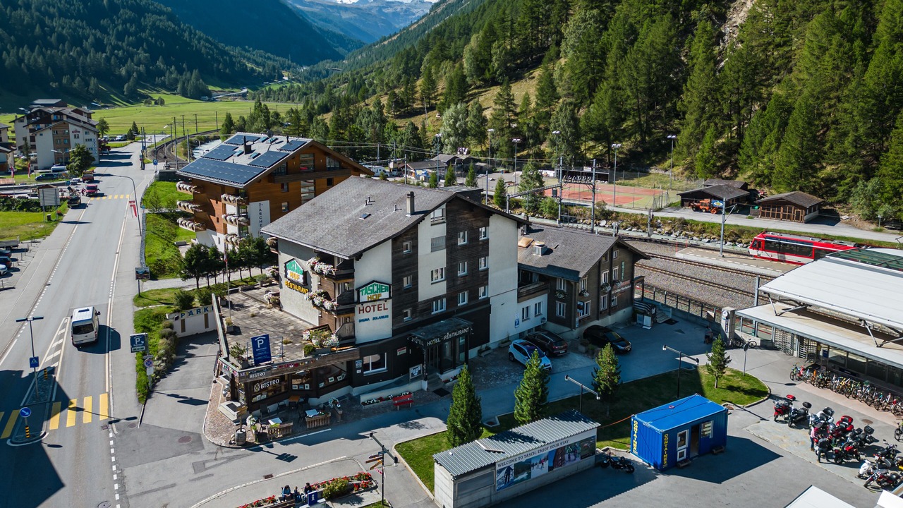 Photo of Outdoor in Taesch