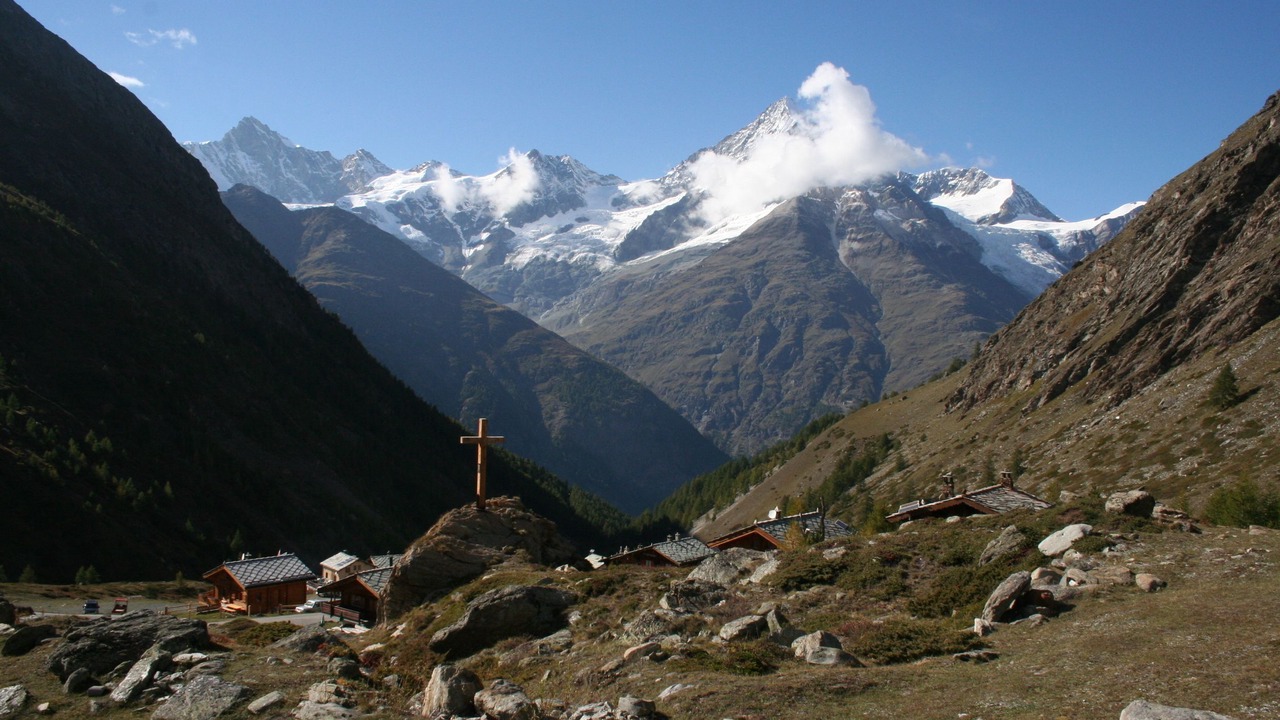 Photo of Others in Taesch