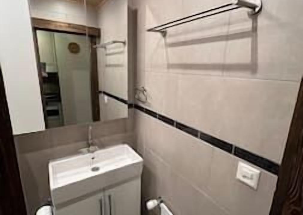 Photo of Bathroom in Vex