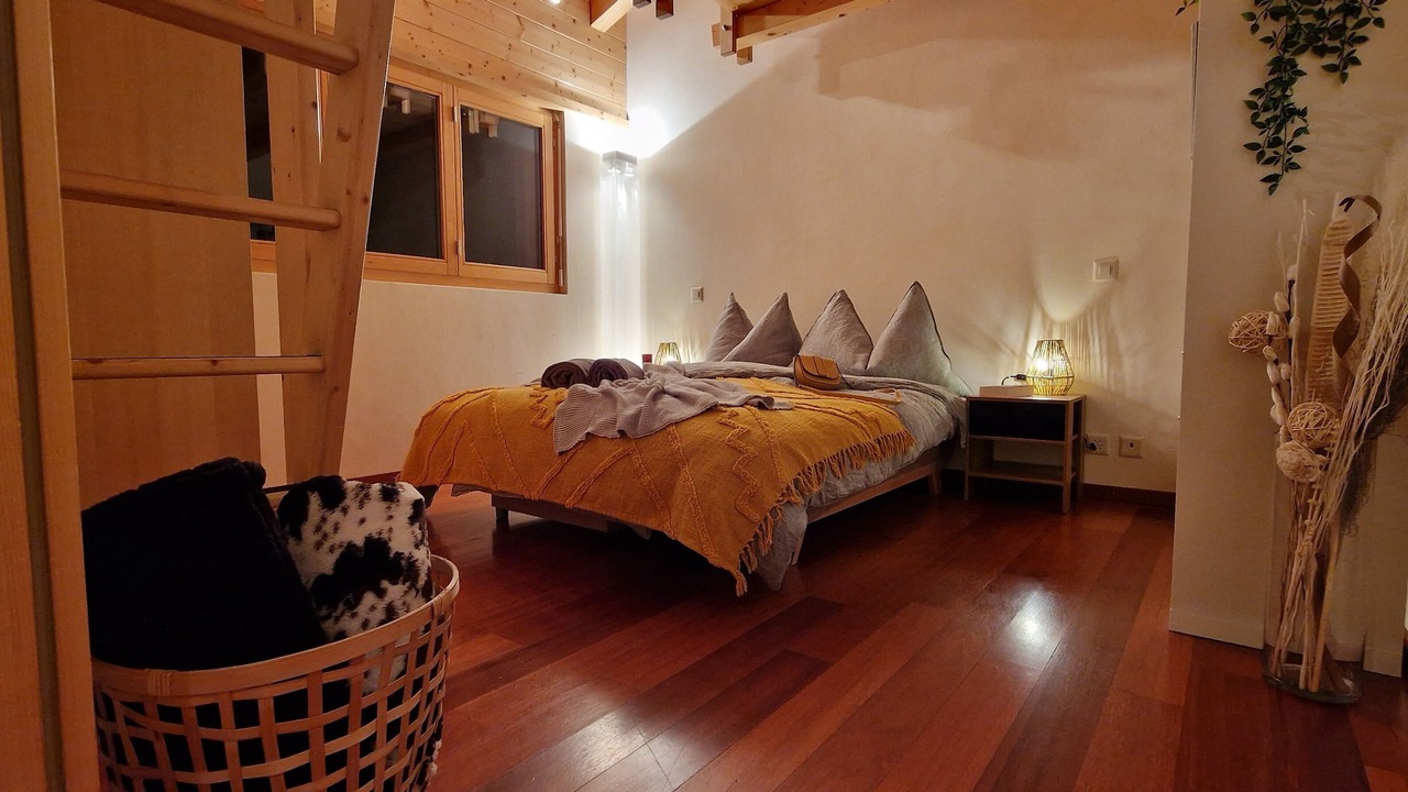 Photo of Bedroom in Lens