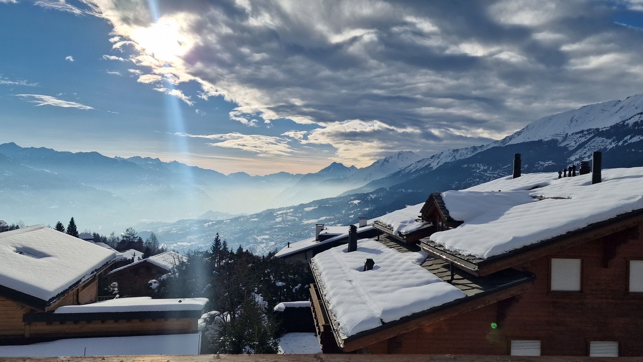 Photo of Outdoor in Lens