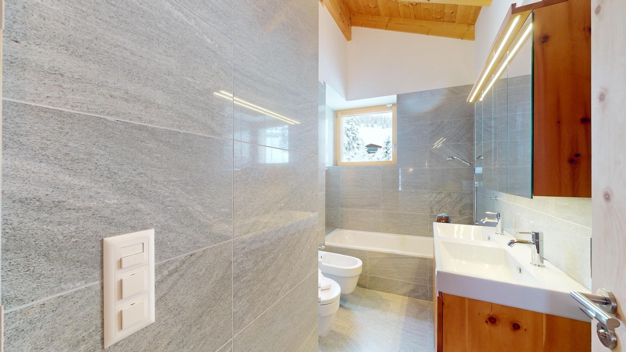 Photo of Bathroom in Madulain