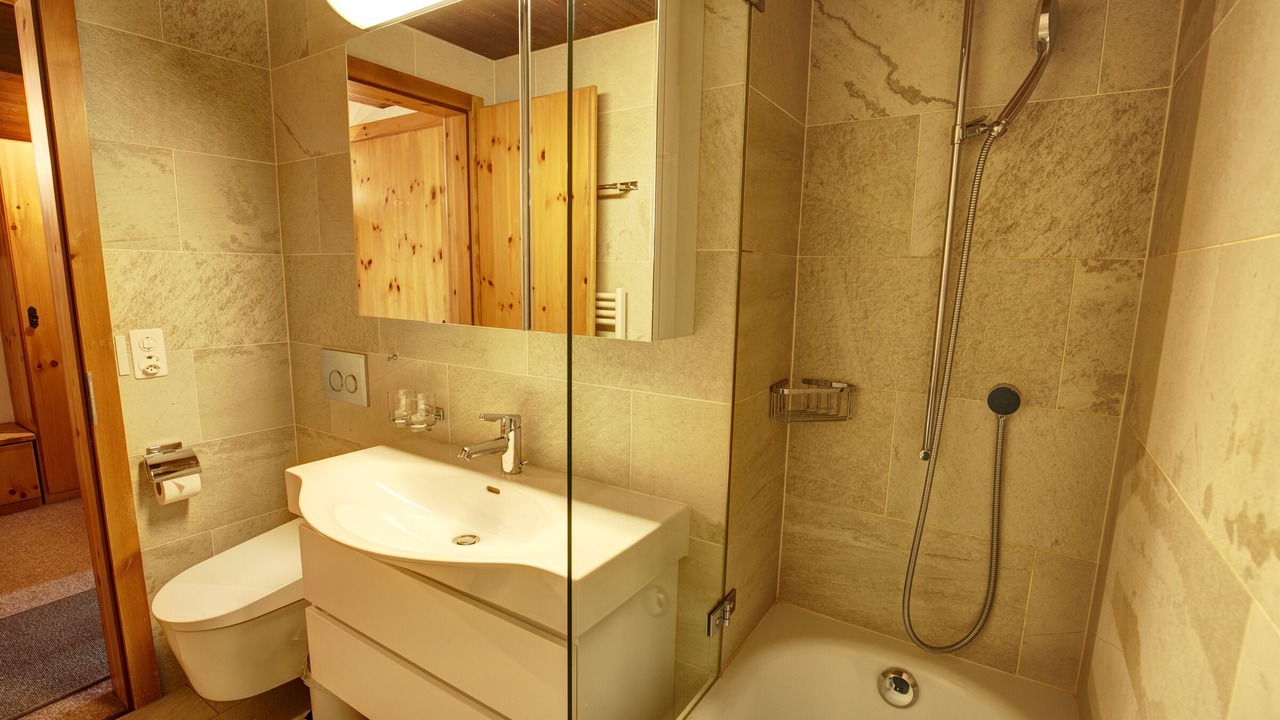 Photo of Bathroom in Silvaplana