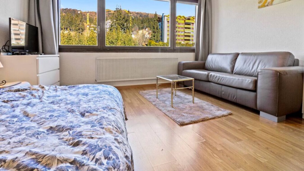 Photo of Bedroom in Lens