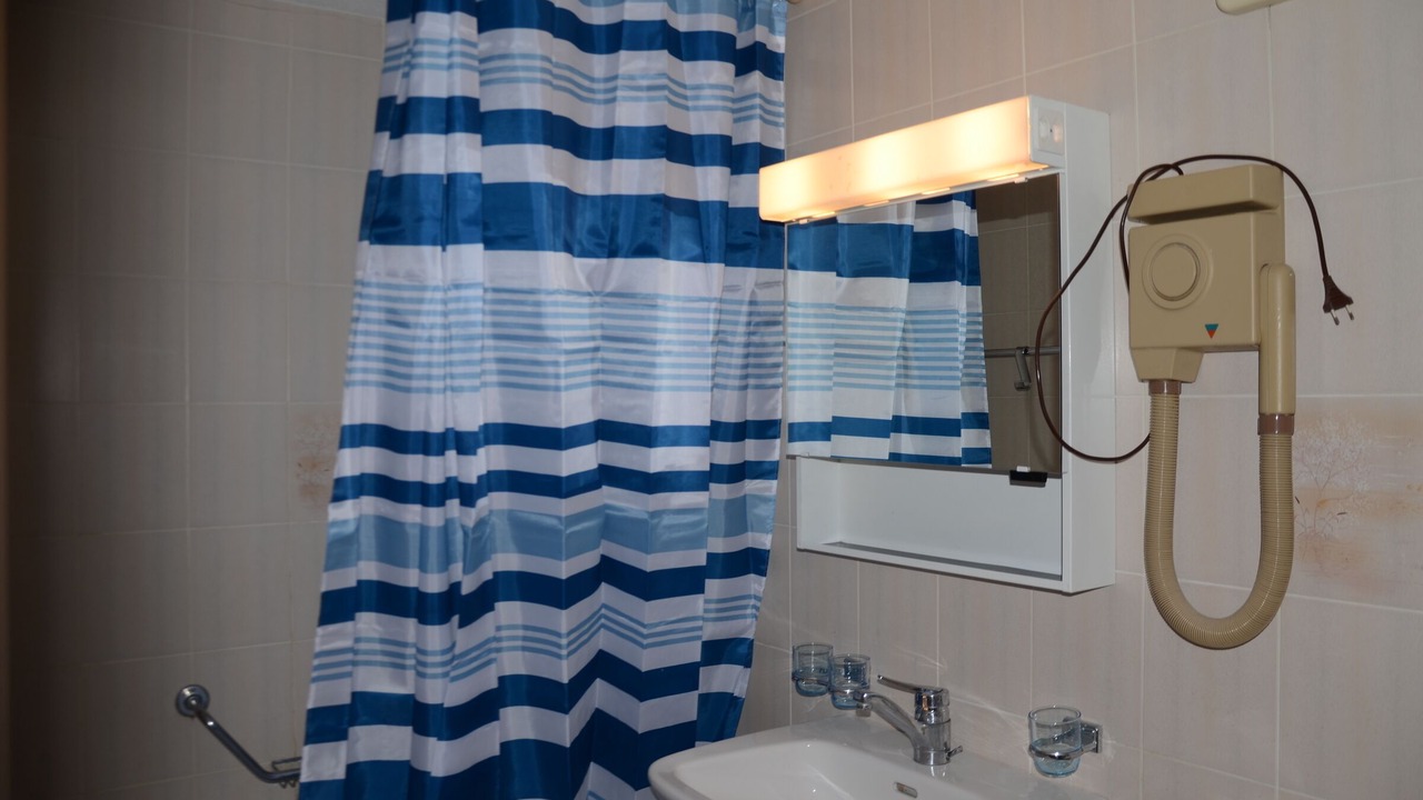 Photo of Bathroom in Vex