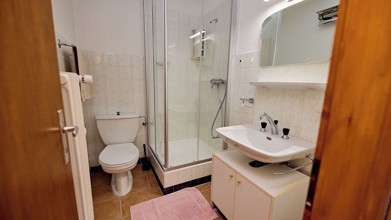 Photo of Bathroom in Vex