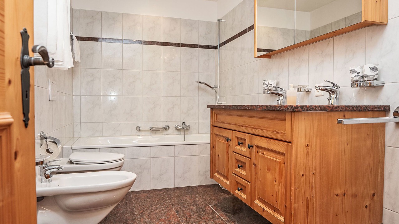 Photo of Bathroom in Silvaplana