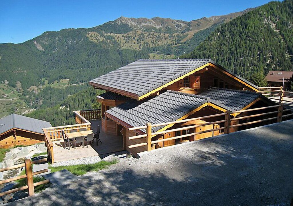 Photo of Buildings in Riddes