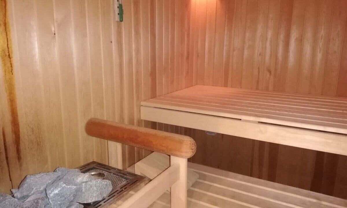 Photo of Bedroom in Saanenmoeser