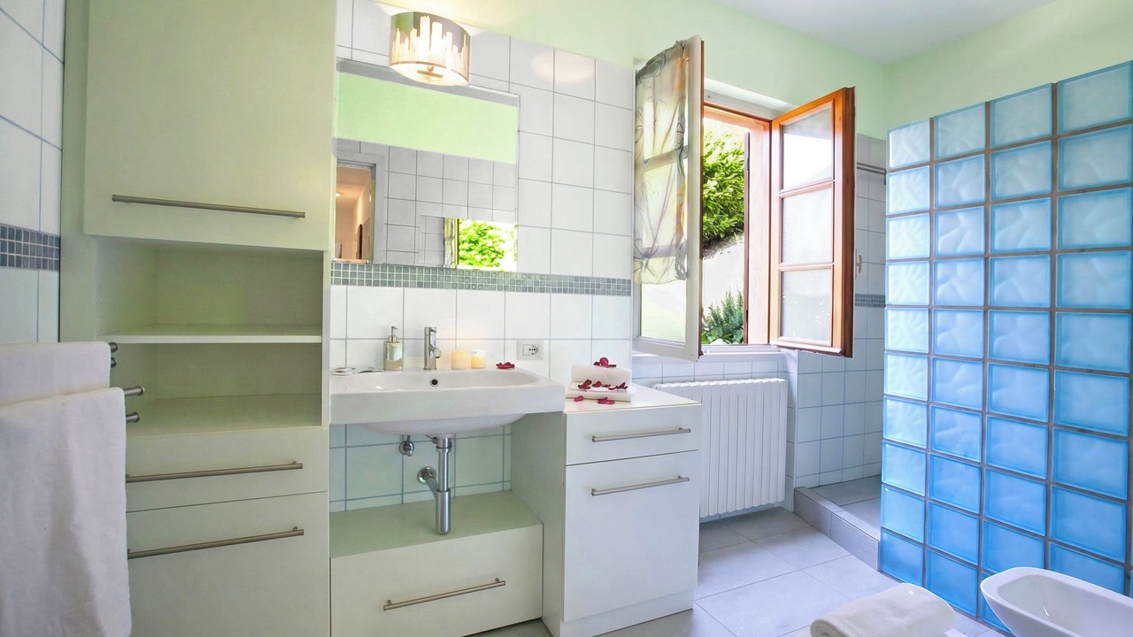 Photo of Bathroom in Menaggio