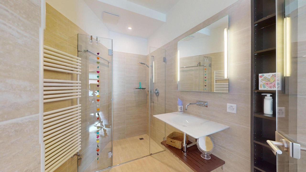 Photo of Bathroom in Samedan