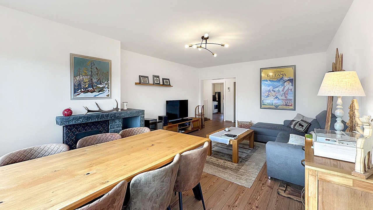 Photo of Livingroom in Lens