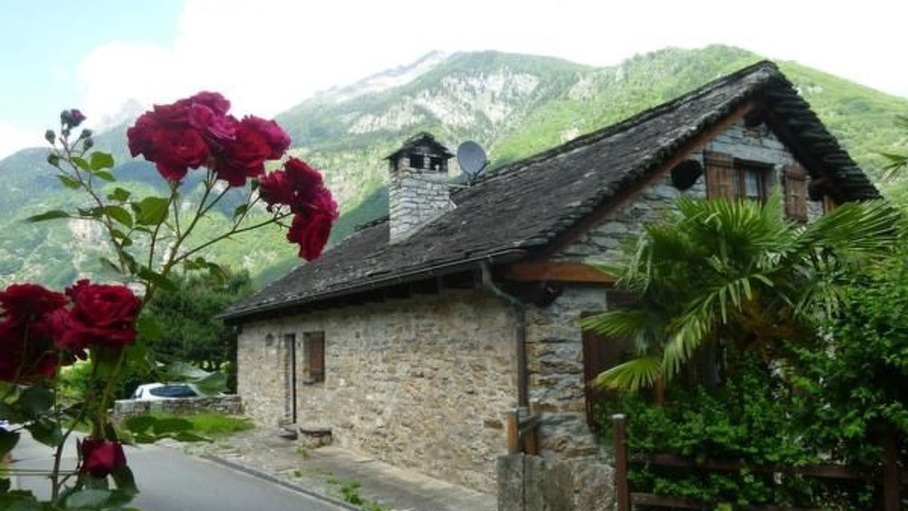 Photo of Outdoor in Semione