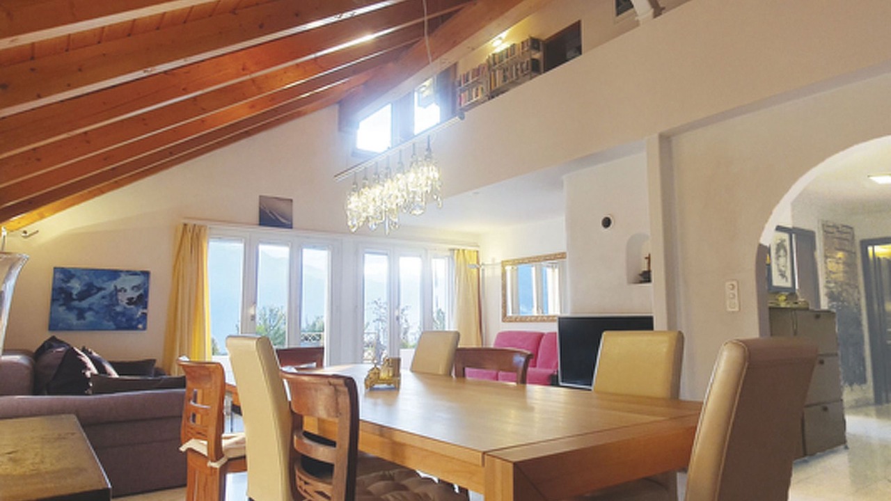 Photo of Livingroom in Jenins