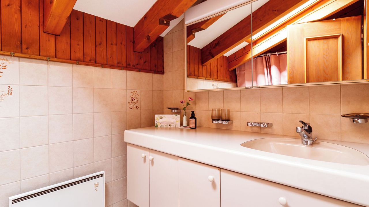 Photo of Bathroom in Brail