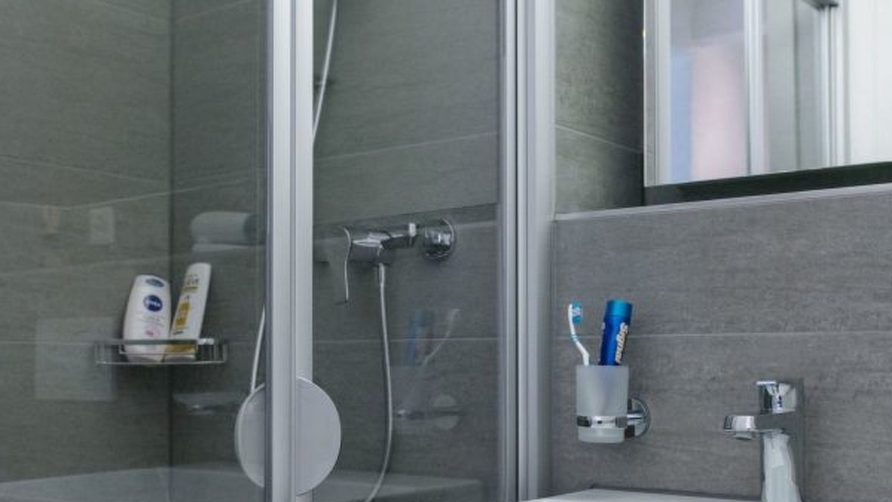 Photo of Bathroom in District 9