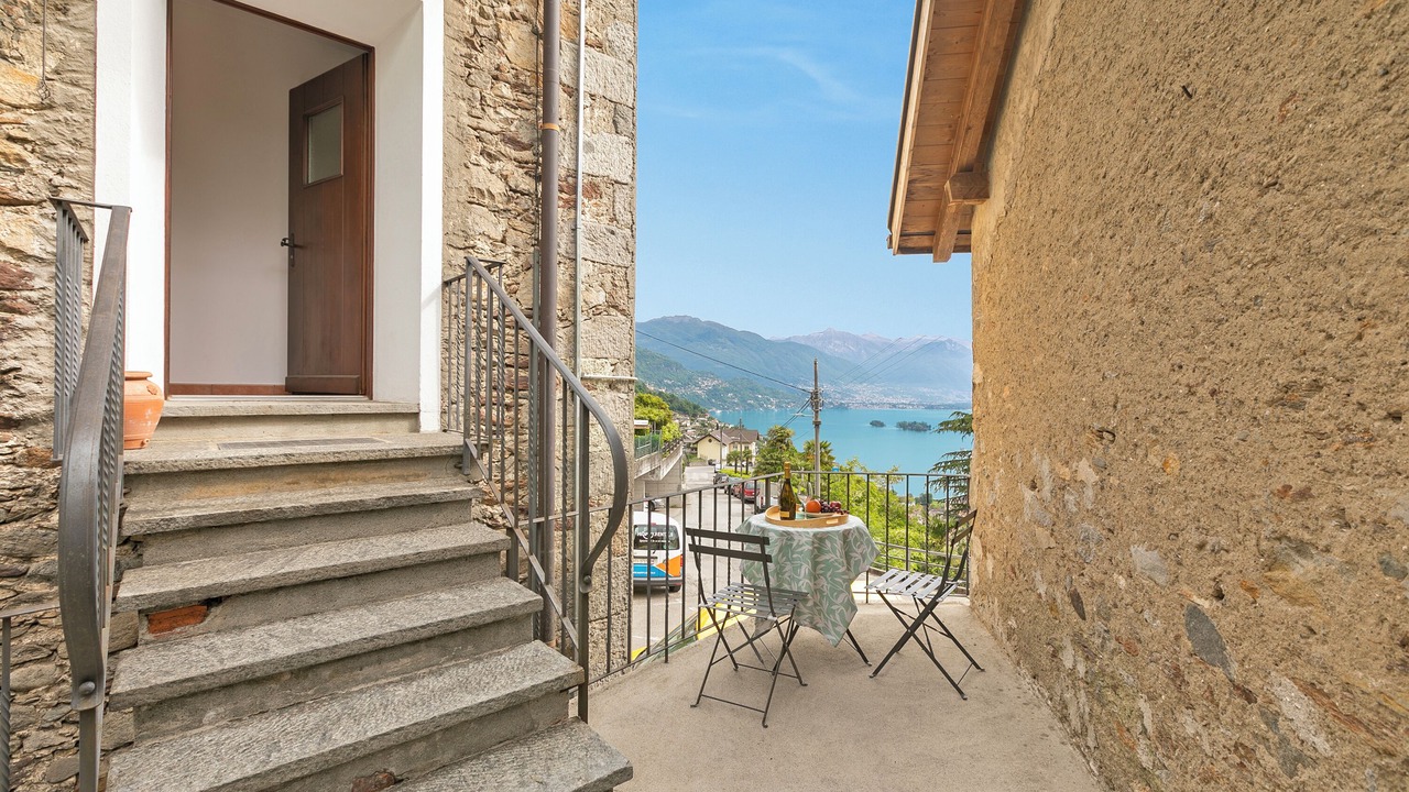 Photo of Patio Balcony in Brissago