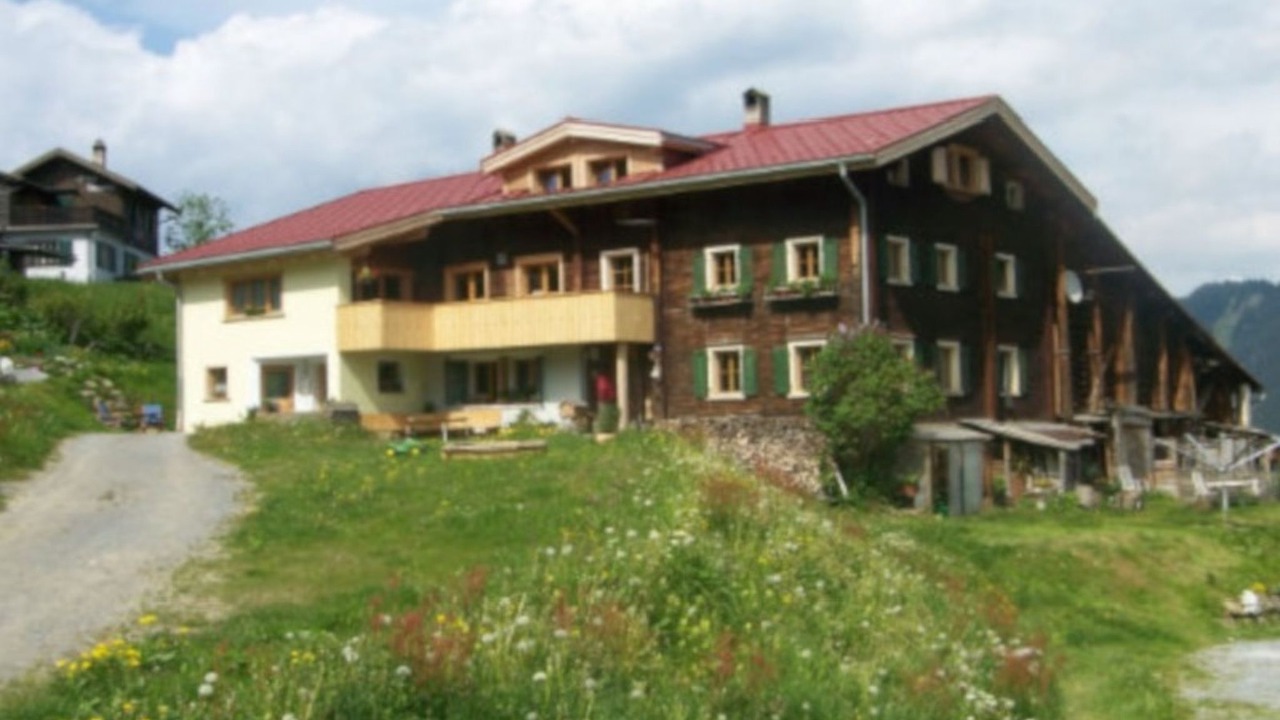 Photo of Others in Tenna