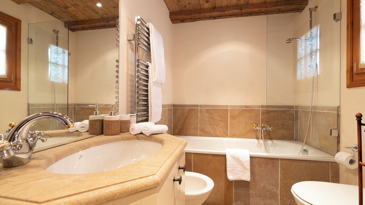 Photo of Bathroom in Maloja