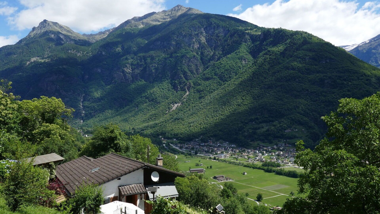 Photo of Others in Semione