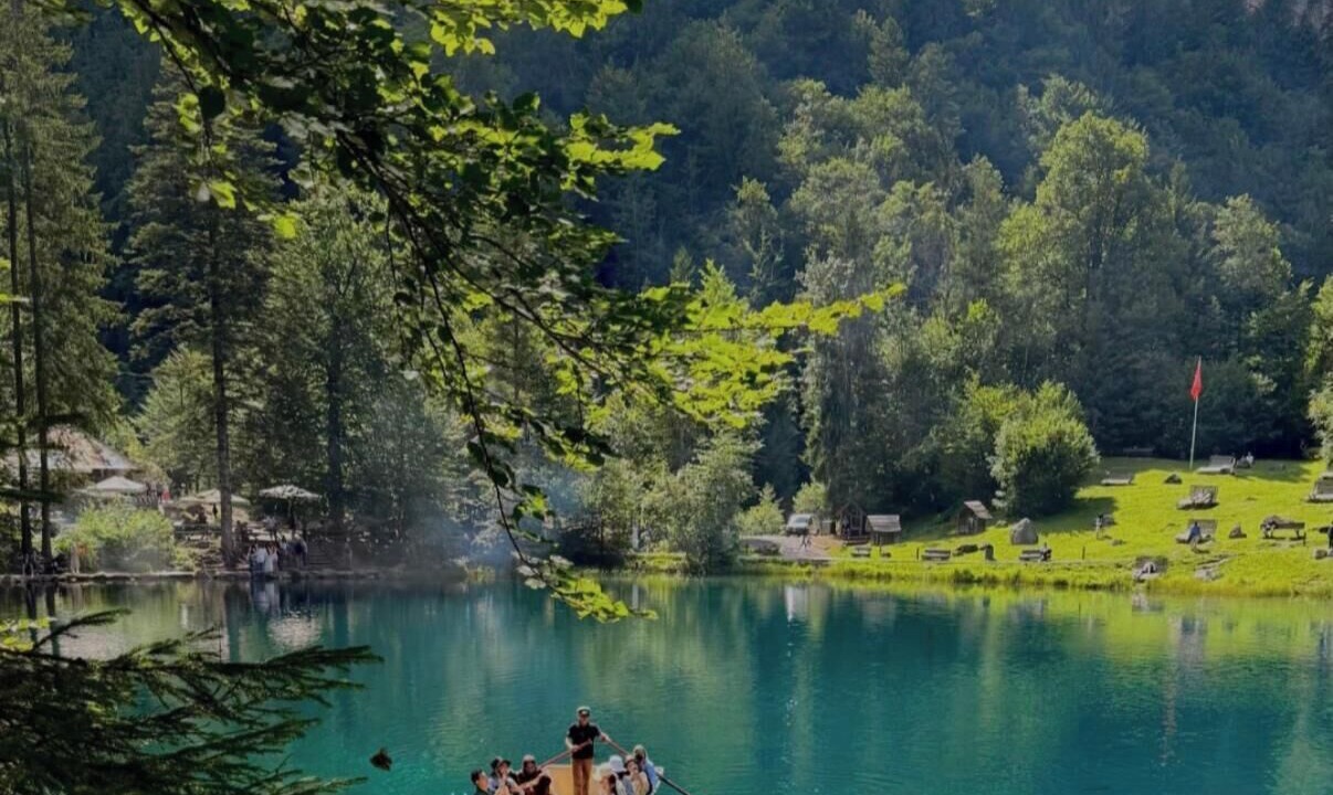 Photo of Others in Kandergrund