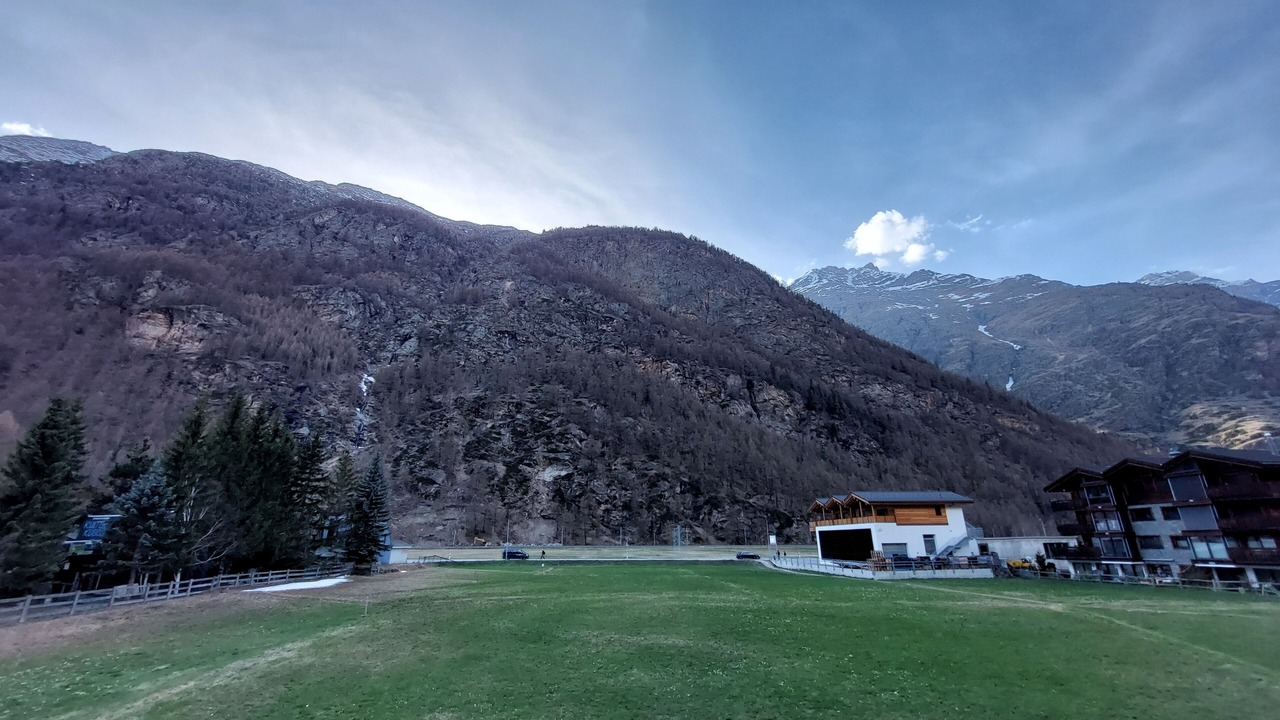 Photo of Others in Taesch