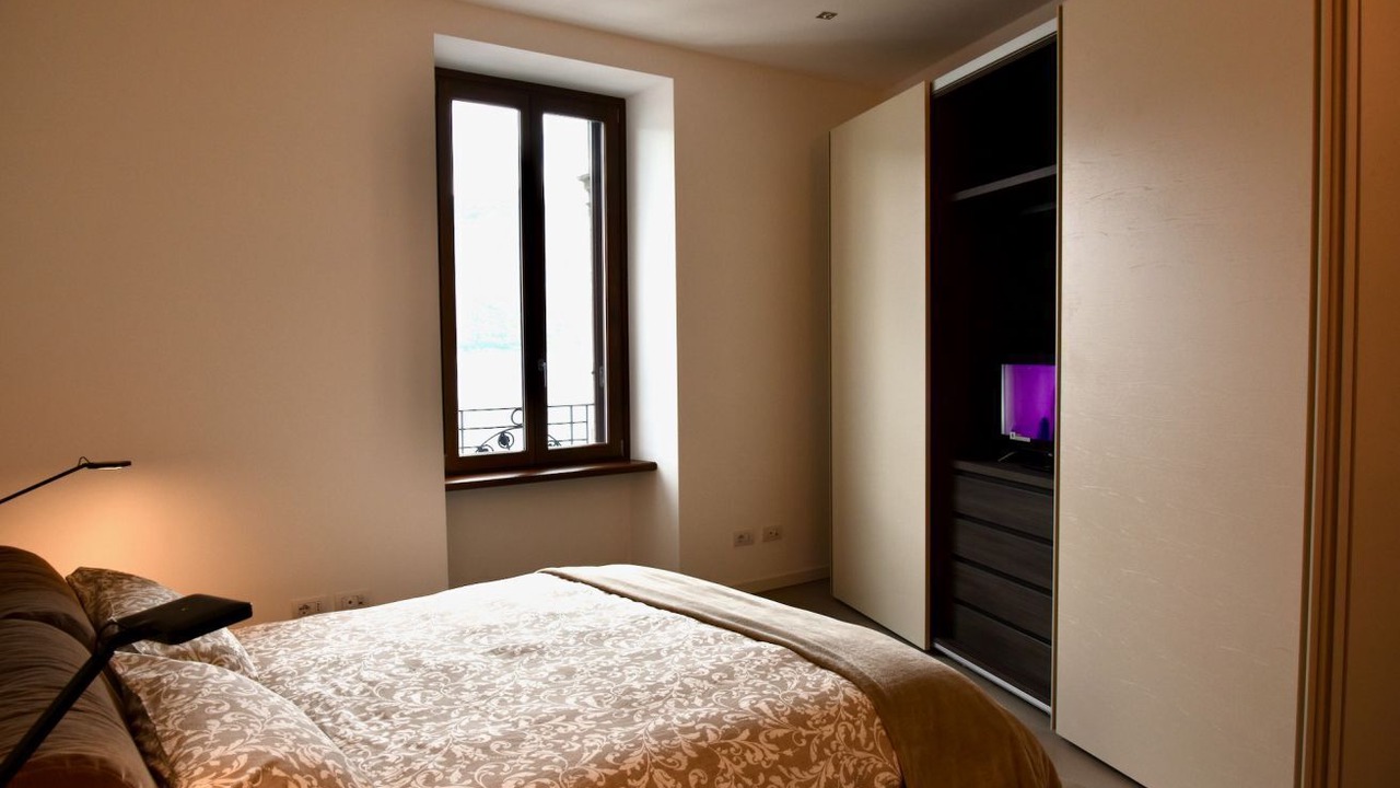 Photo of Bedroom in Lovere Old Town