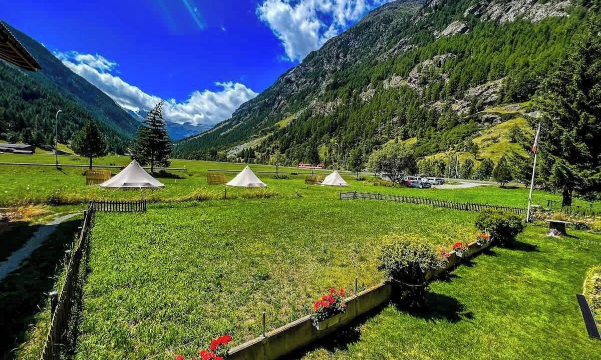 Photo of Outdoor in Taesch