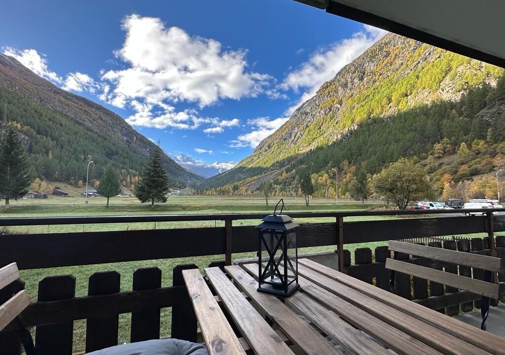 Photo of Outdoor in Taesch