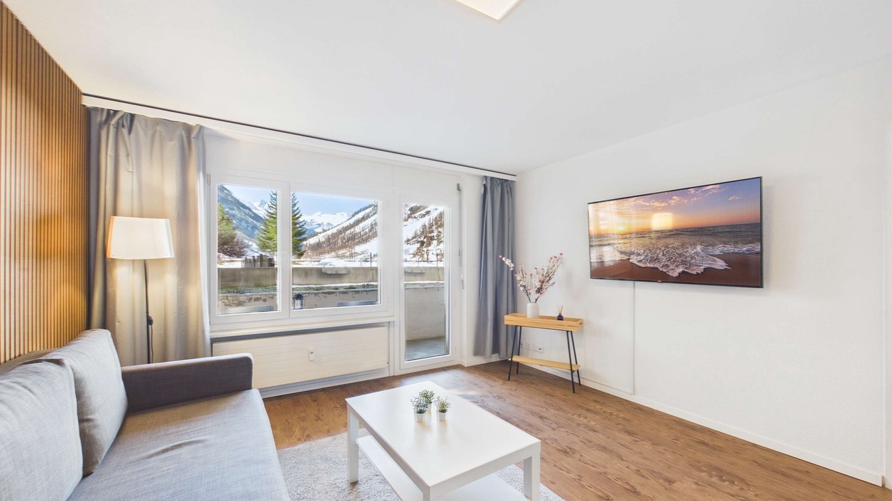 Photo of Livingroom in Taesch